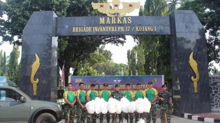 Peringati HUT ke-79 Korps Infanteri, Brigif 17 Kostrad Gelar Bantuan Sosial