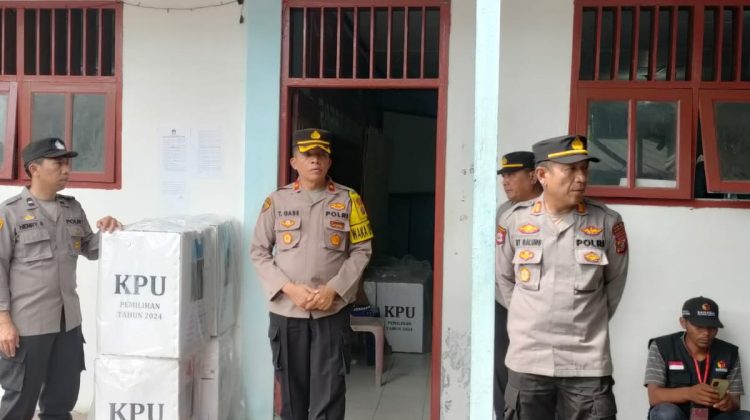 Waka Ops Mantap Praja Toba 2024 Polres Samosir Lakukan Sidak Pengamanan Rapat Pleno PPK Pangururan.