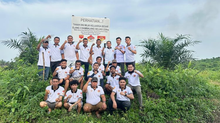 Lahan 220 Hektar Diduga Diserobot PT Padasa Enam Utama, Masyarakat Gunung Malelo Pasang Plang: “No Viral, No Justice?”