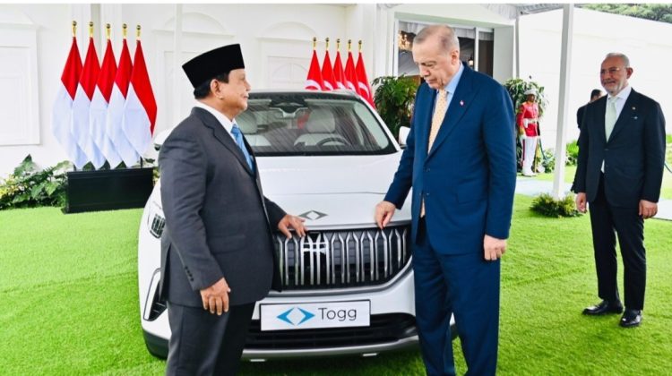 Hadiah Persahabatan, Presiden Erdoğan Serahkan Mobil Listrik Togg T10X kepada Presiden Prabowo