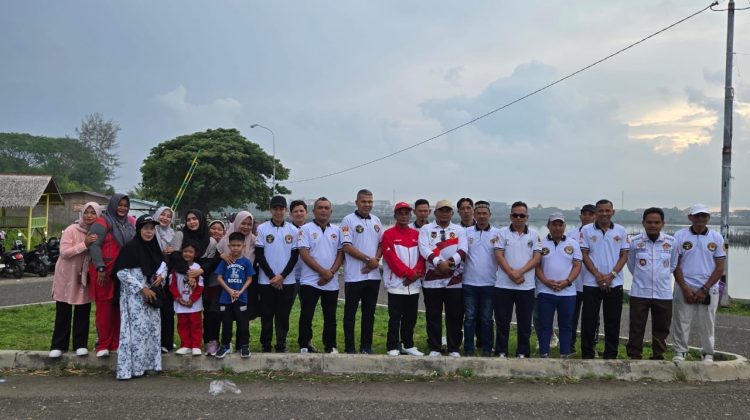 Bersama Ketum Elang Tiga Hambalang, Pengurus DPP Aceh Gelar Jalan Santai Pagi di Waduk Lhokseumawe