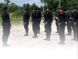 Brimob Kalteng Gelar Apel Komposit di Puruk Cahu, Mantapkan Kesiagaan Hadapi Situasi Kontinjensi