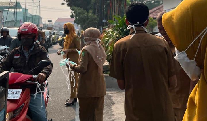 Pemprov Riau Pasok Bantuan Kesehatan untuk Warga Terdampak Asap Pelalawan